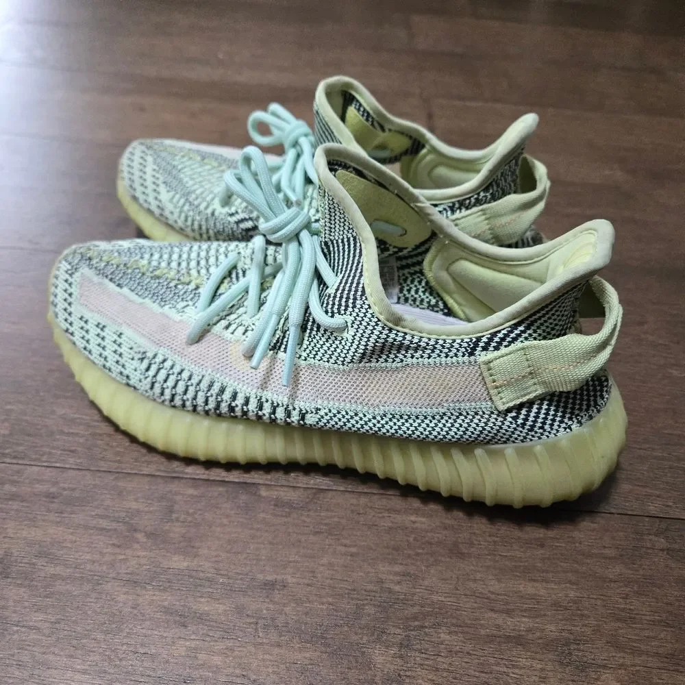 Yeezy Boost 350 v2 lime green Size 8